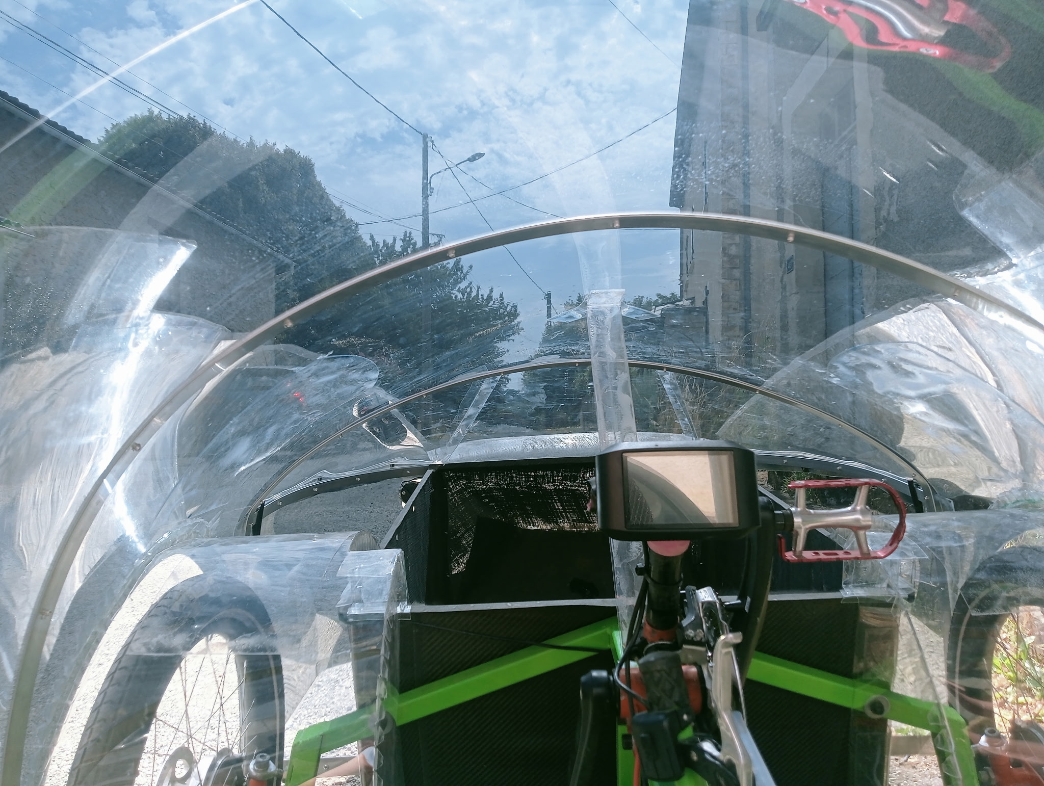 Vue depuis l’intérieur de la carrosserie.